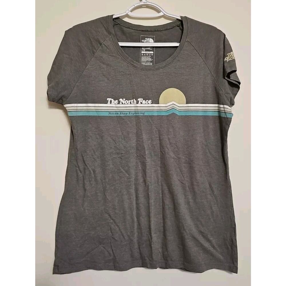 The North Face Womens T-Shirt Size L Logo Mountain Short Sleeve Crew Neck